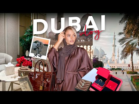 Видео: Влог Дубай // не смогла оплатить Cartier? Что лежит в косметичке у подруги? | Катя Мотовилова