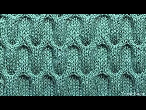 Видео: Объемный узор из жгутов для шапочки / Вязание спицами