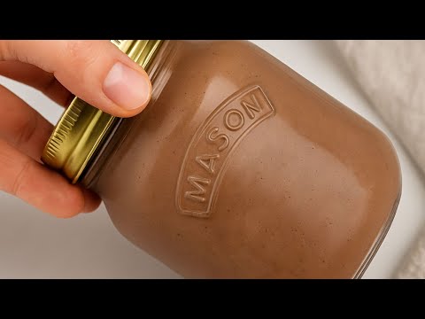 Видео: Я делаю мороженое в банке, и оно меняет всё! Кремовее, быстрее и вкуснее!