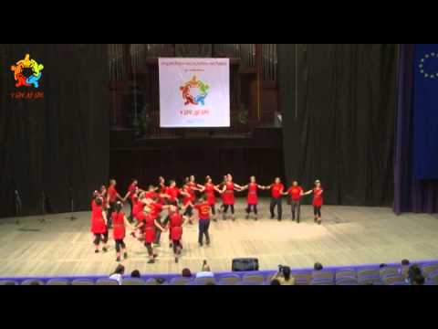 Видео: Клуб „ПЪСТЪР ХОРОВОД"