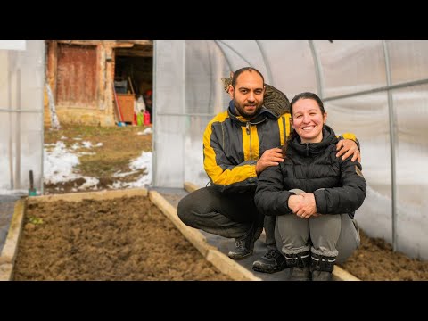 Видео: ЖИВОТ НА СЕЛО: Зимна приказка ❄️ | Как правим пътеките в новата оранжерия 👨‍🌾 | Boho Soulz