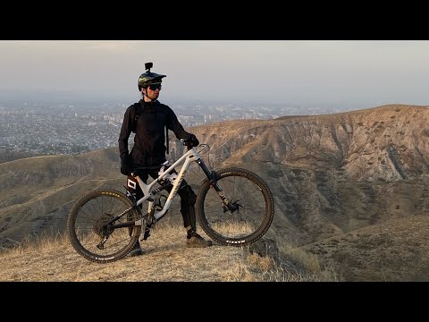 Видео: Кыргызстан МТБ: северный склон горы Чон-Арык, полный кайф.