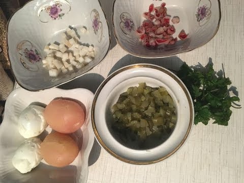 Видео: Сравнение. Салат с саркосцифой vs салат с кальмаром