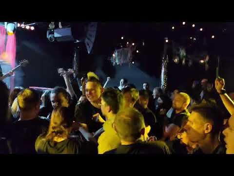 Видео: Другой ветер - Счастье в бетонной помойке (live Москва 4.11.2024)