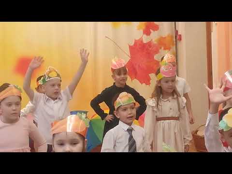 Видео: Чудесная девочка чудесно танцует и чудесно поет. Алинушка на утреннике