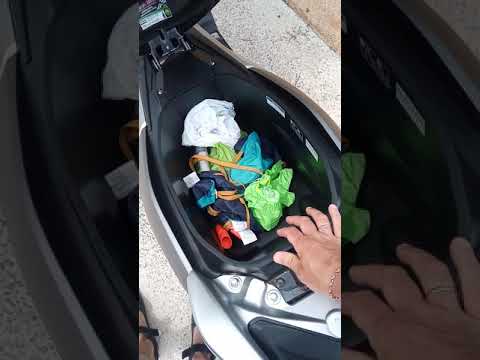 Видео: Yamaha N max 155 обзор и сравнение с Honda PSX 150