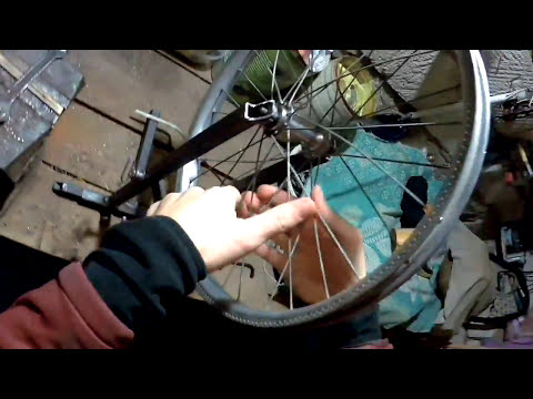 Видео: Станок для правки велосипедных колёс #4: как править колесо