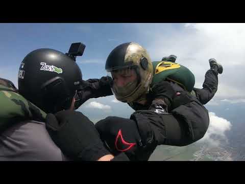 Видео: Юбилейный трёхсотый прыжок во Владикавказском АСК))