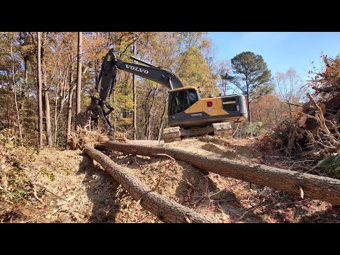 Видео: Фермерский пруд почти готов к грязевым работам!
