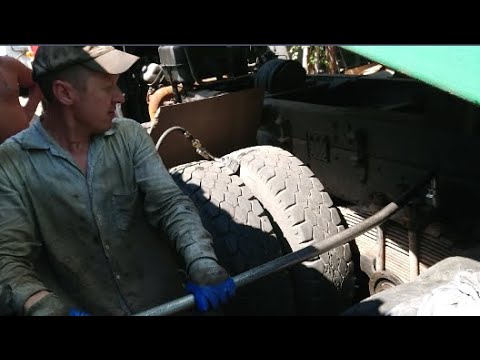 Видео: Устанавливаем отреставрированную ось балансира на груженый КАМАЗ!