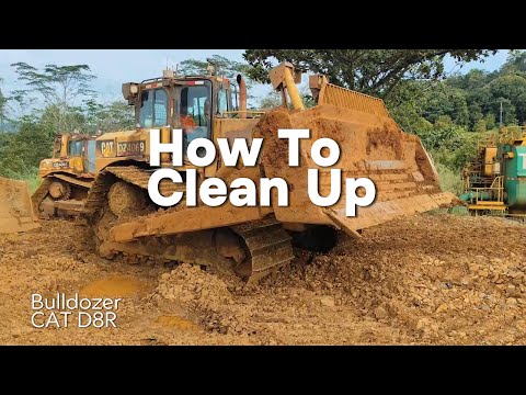 Видео: Как мыть бульдозер CAT D8R Тяжелое оборудование