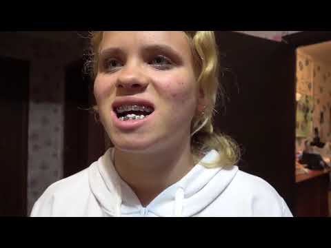 Видео: Даринин день - поставили брекиты , краску для волос и  сумочку купила ! Шоппимся в ТЦ  // 1,10,20