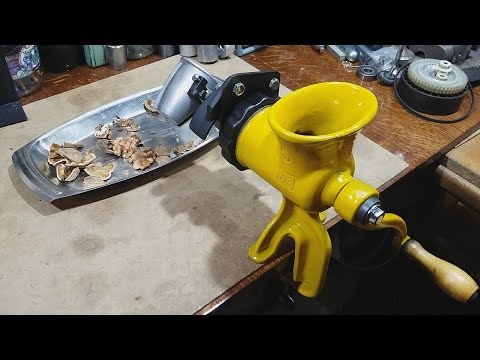 Видео: Орехокол на базе мясорубки