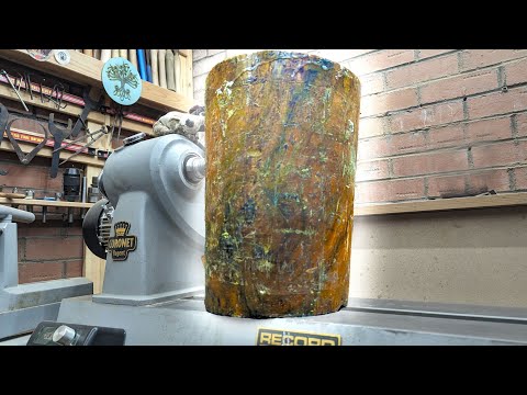 Видео: Turning A TITAN — точение самой тяжелой древесины в мире
