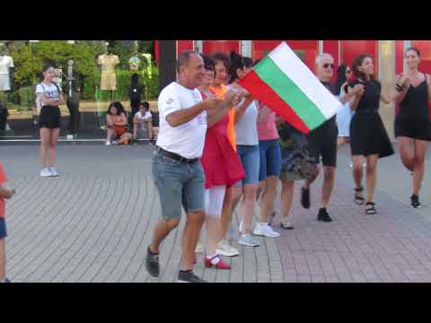Видео: На хорото в Казанлък, 2024-07-07 - 6