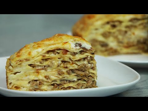 Видео: Фаршированные блины по-новому. Блинный торт с фаршем и соусом Бешамель