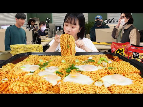 Видео: Supersize 10 Spicy Ramen Eating show в компании 🔥ㅣСамьянгская лапша MUKBANGㅣASMR