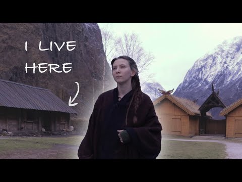 Видео: Я переехал в Норвегию, чтобы жить в деревне викингов.