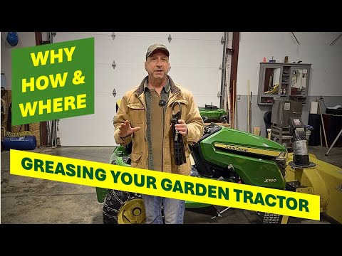 Видео: Как правильно смазывать деку садового трактора и газонокосилки Deere X590 или другого садового тр...