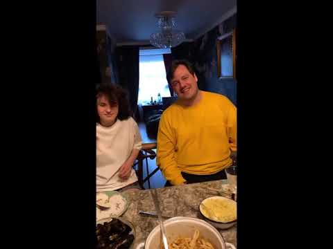Видео: Лариса Гузеева дружит с красивым актёром Данилой Дунаевым.