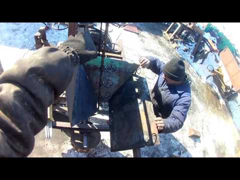 Видео: Бункер картофелесажалки.