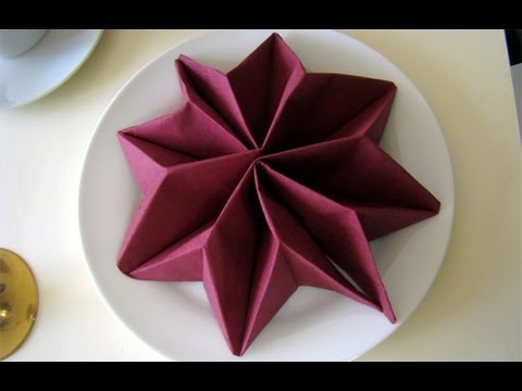 Видео: Как красиво сложить бумажные салфетки: звезда / снежинка