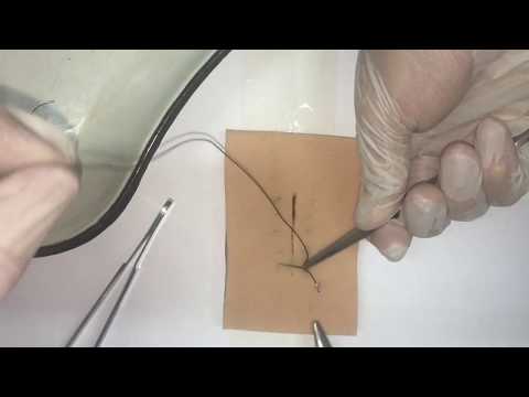 Видео: Шов Ревердена-Мультановского, surgical suture (техника наложения непрерывного шва с ассистентом)
