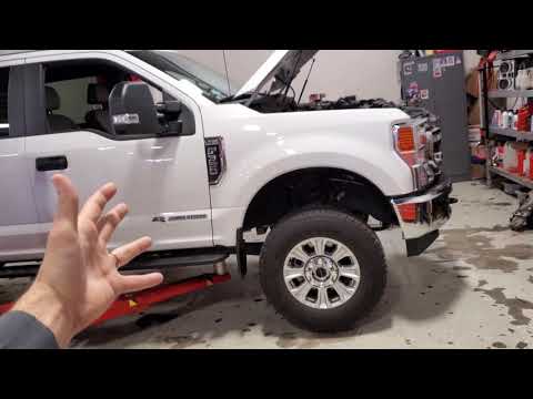 Видео: Новый Powerstroke 6.7 2020 года | Замена топливного фильтра — КАК ДЕЛАТЬ