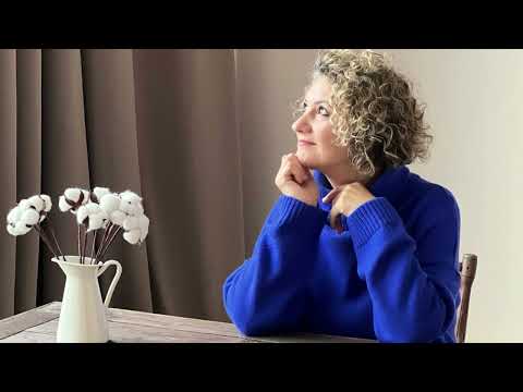 Видео: Застревая в прошлом — текст © Марина Невская | музыка и голос AI