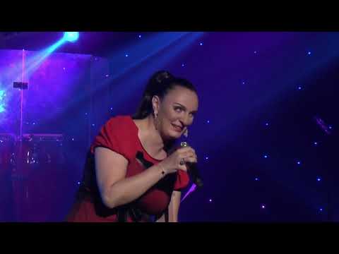 Видео: Елена Ваенга  "Девочка"  БКЗ "Октябрьский" 14.07.22