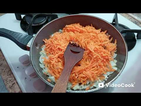 Видео: Запечена риба 🐟 з морквою і цибулею,🍋 лимоном.Сама😋 смакота.