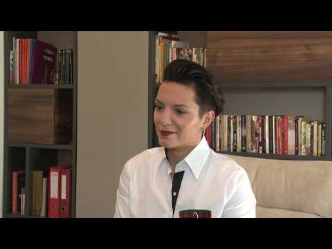 Видео: Психолог Хаџиванова - „Колку и за што јавните личности посетуваат психолог?" – за Backstage