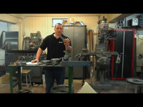 Видео: CRKT M16-14ZSF против COLD STEEL VOYAGER