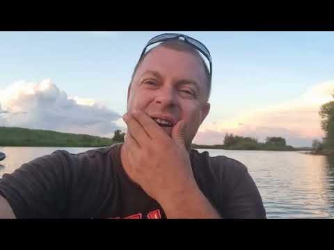 Видео: Лучше сутки на рыбалке,чем сутки на работе. 