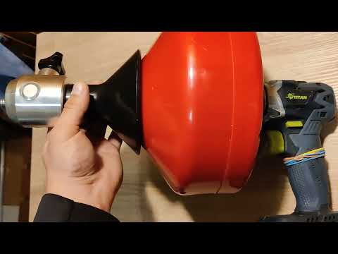 Видео: Прочистка труб с помощью дрели-шуруповёрта