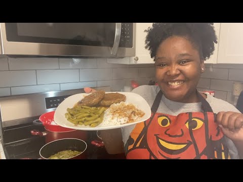 Видео: Гамбургеры, рис и подливка, с зеленой фасолью, yall