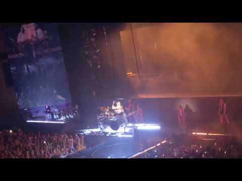 Видео: Loboda - Соло барабаны Be My Valentine - Крокус Сити (Москва 17.01.2019)