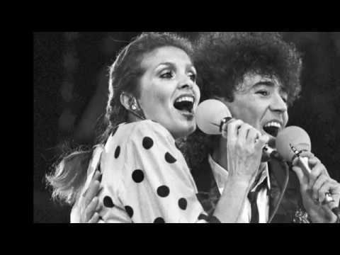 Видео: Русские песни | Ах, вернисаж! (с русскими субтитрами)