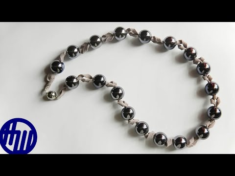 Видео: Как сделать бусы с кожей. Мастер класс.