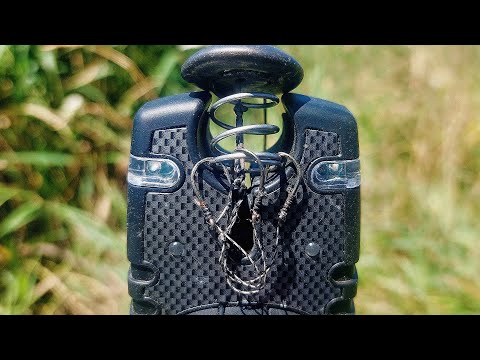 Видео: Цією годівницею можна відсікти дрібну рибу.