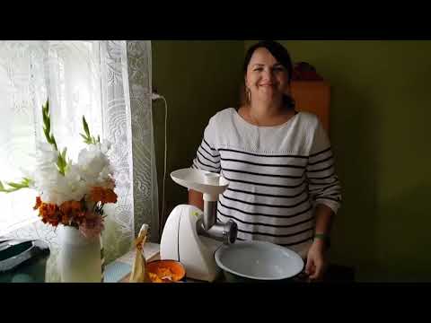 Видео: ЕСТЬ ИЛИ РАБОТАТЬ? 😅 | Валюша готовит ПЕЧЕНОЧНЫЙ торт после тяжелого дня!