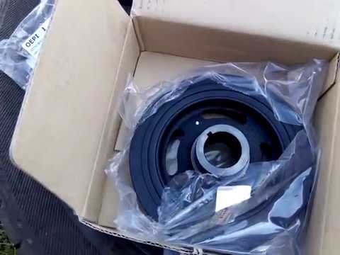 Видео: Замена сальника и шкива коленвала от Хундай-Киа на Лансер 10.  2.0 4B11.