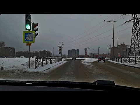 Видео: Подготовка к экзамену. Разворот на перекрестке с круговым движением (кольцо Макаренко)