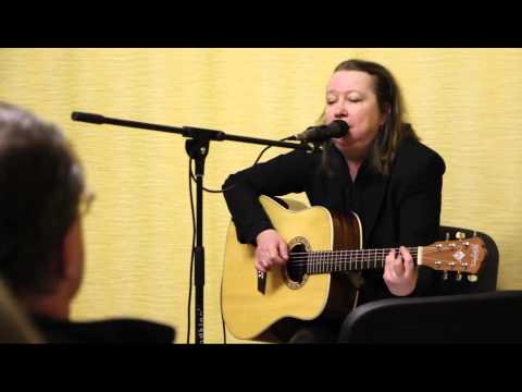 Видео: Кася Камоцкая - Паляўнічы