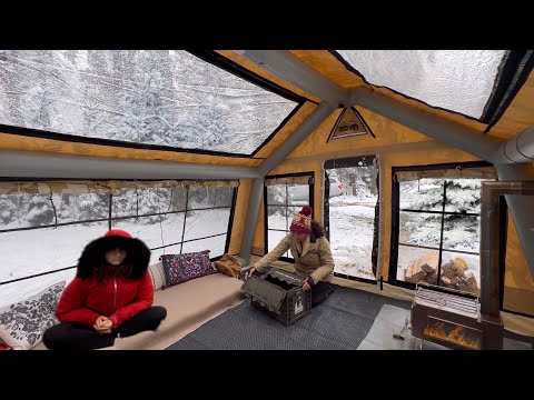 Видео: СНЕЖНЫЙ ЛАГЕРЬ С НАДУВНОЙ ТЕНТОЙ В МАЙ