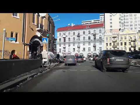 Видео: Урок вождения в центре