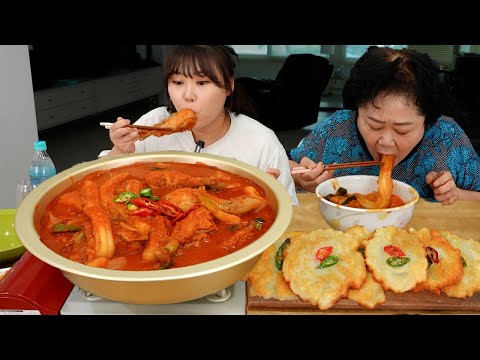 Видео: Готовим острое куриное рагу для мамы, у которой болит нога🍲Семейный Мукбанг