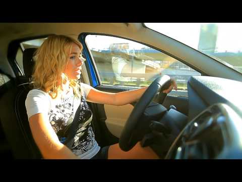 Видео: NEW RENAULT LOGAN: тест-драйв в программе "Москва рулит"