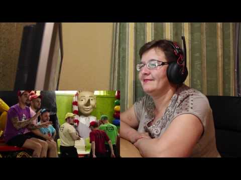 Видео: РЕАКЦИЯ МАМЫ НА [ДЕТСКИЕ ТРЭШ ИГРЫ: ЭЛЕКТРОСТУЛЬЯ]