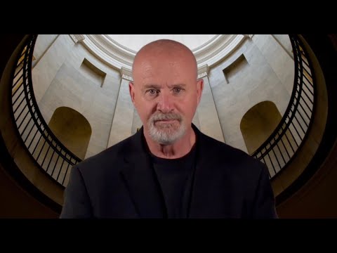 Видео: Министерство юстиции Трампа мстительно предъявило обвинение Джеймсу Коми!